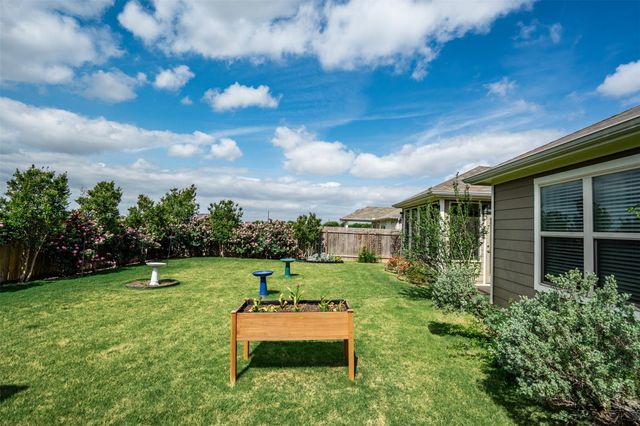 304 Hibiscus DR, Hutto, TX 78634