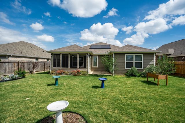 304 Hibiscus DR, Hutto, TX 78634