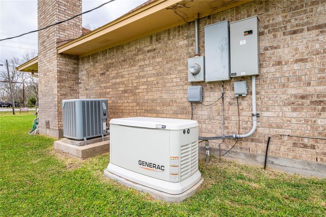 2517 Avenue L, Santa Fe, TX 77510