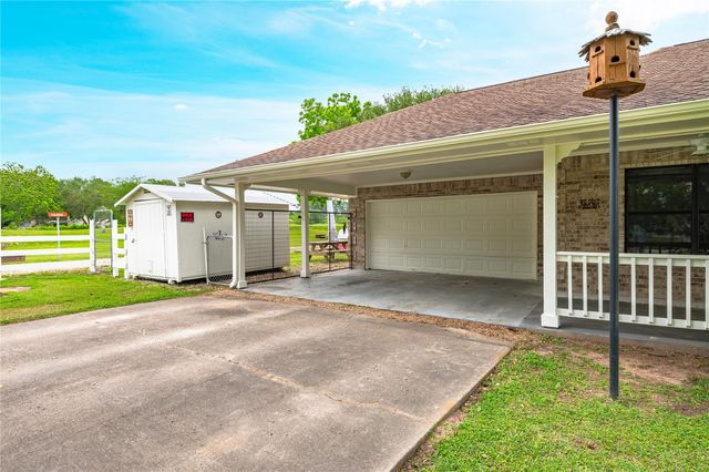 2517 Avenue L, Santa Fe, TX 77510
