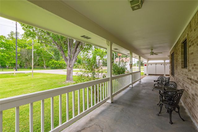 2517 Avenue L, Santa Fe, TX 77510
