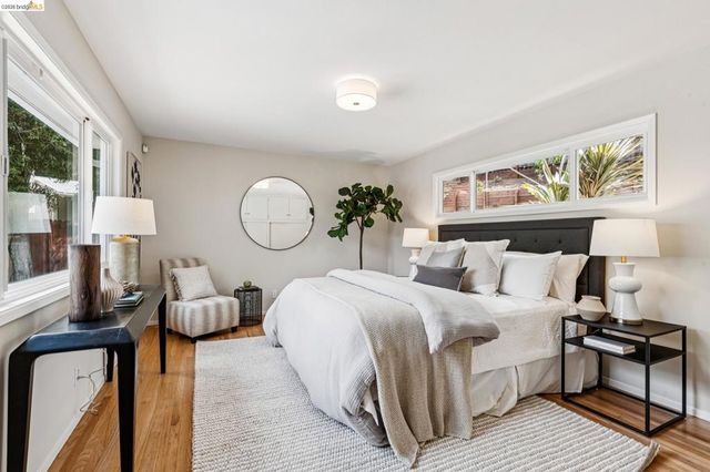 5801 Leona St, Oakland, CA 94605