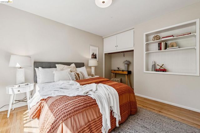 5801 Leona St, Oakland, CA 94605