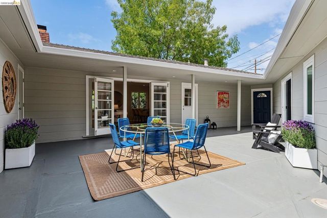 5801 Leona St, Oakland, CA 94605