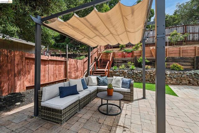 5801 Leona St, Oakland, CA 94605