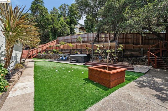 5801 Leona St, Oakland, CA 94605