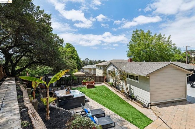 5801 Leona St, Oakland, CA 94605