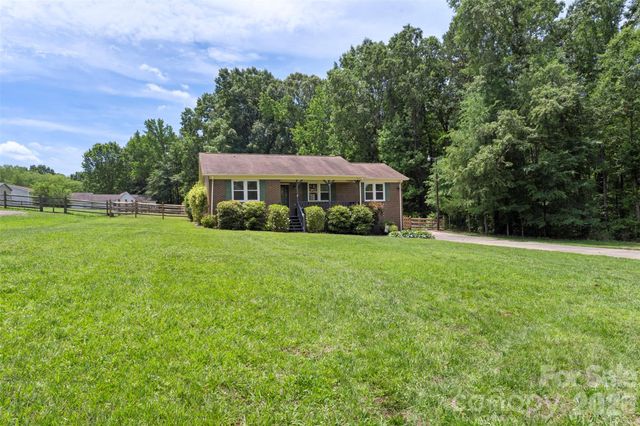 2201 Bow Brook Trail, Matthews, NC 28104