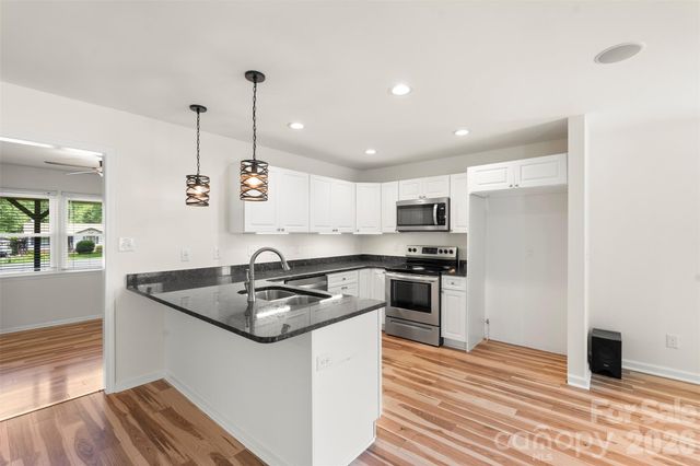 2201 Bow Brook Trail, Matthews, NC 28104