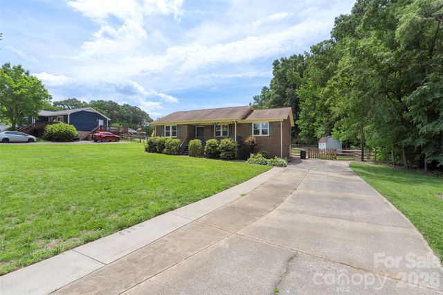 2201 Bow Brook Trail, Matthews, NC 28104