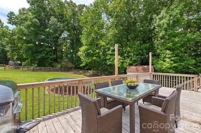 2201 Bow Brook Trail, Matthews, NC 28104