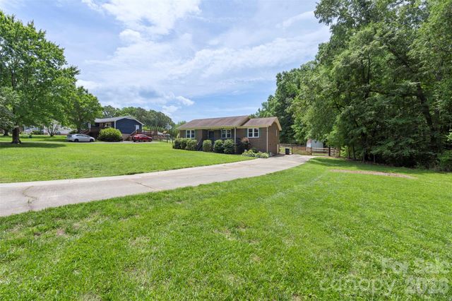 2201 Bow Brook Trail, Matthews, NC 28104