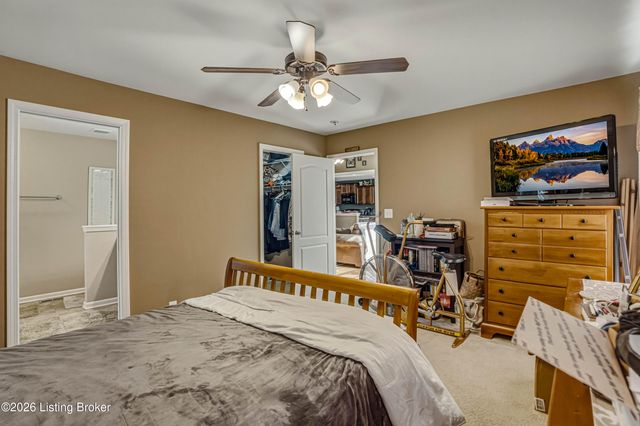 7011 Hollow Oaks Dr, Louisville, KY 40291