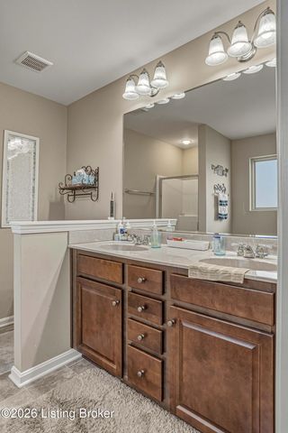 7011 Hollow Oaks Dr, Louisville, KY 40291