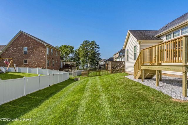 7011 Hollow Oaks Dr, Louisville, KY 40291