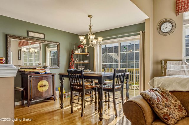 7011 Hollow Oaks Dr, Louisville, KY 40291