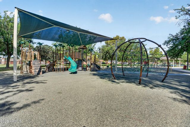 2214 S COTTONWOOD Drive, Tempe, AZ 85282