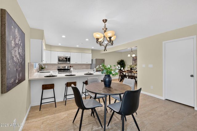 2214 S COTTONWOOD Drive, Tempe, AZ 85282