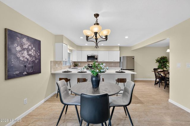 2214 S COTTONWOOD Drive, Tempe, AZ 85282