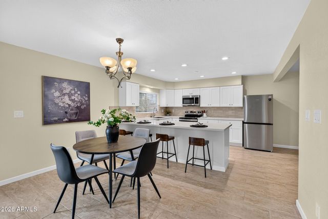 2214 S COTTONWOOD Drive, Tempe, AZ 85282