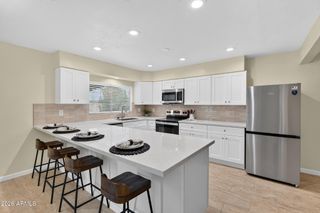 2214 S COTTONWOOD Drive, Tempe, AZ 85282