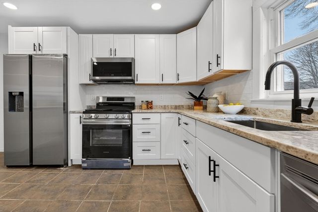 128 Green St 128, Melrose, MA 02176