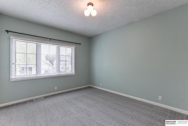 16519 Yort Avenue, Omaha, NE 68116