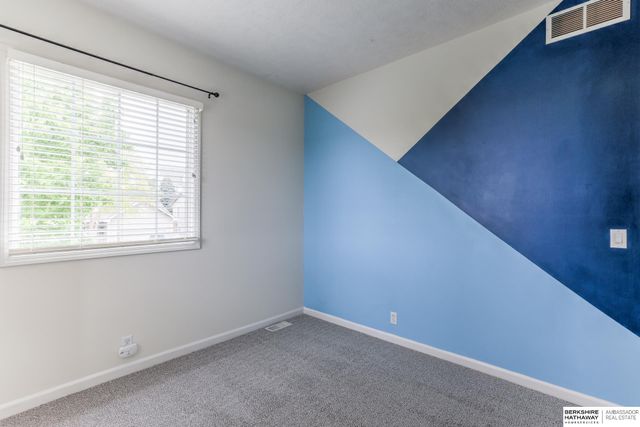 16519 Yort Avenue, Omaha, NE 68116