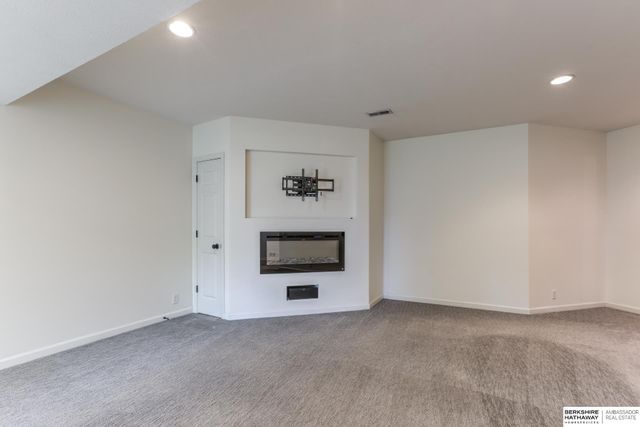 16519 Yort Avenue, Omaha, NE 68116