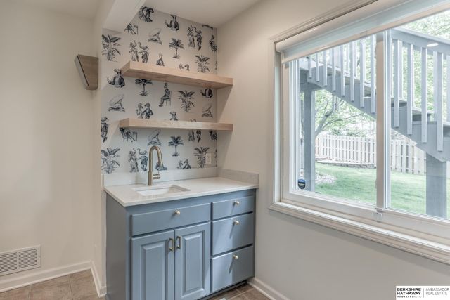16519 Yort Avenue, Omaha, NE 68116