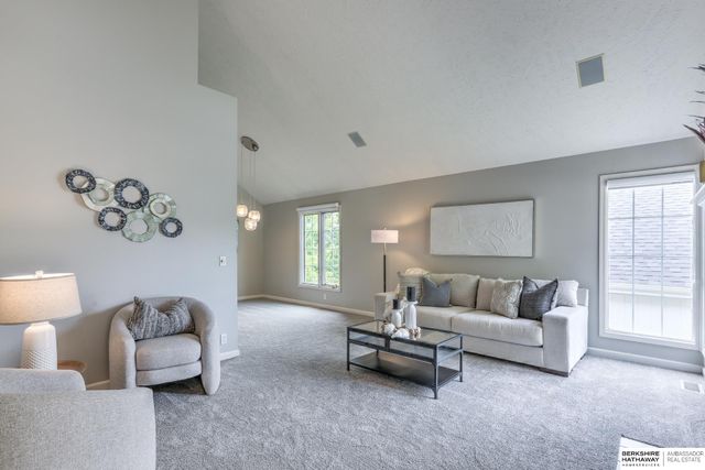 16519 Yort Avenue, Omaha, NE 68116