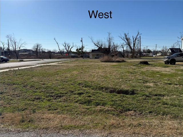 403 6th Street, Rogers, AR 72756