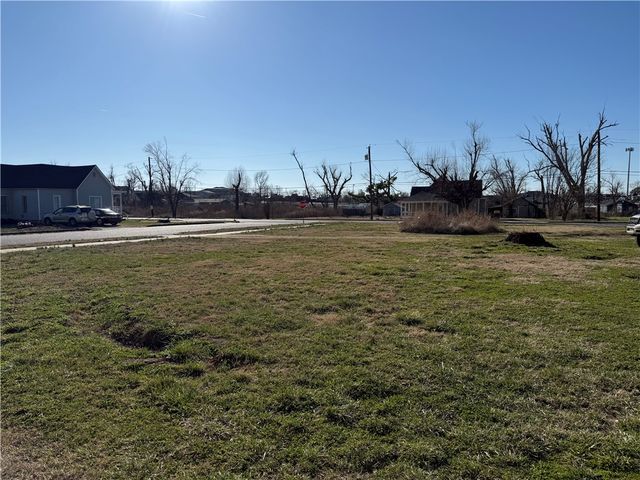 403 6th Street, Rogers, AR 72756