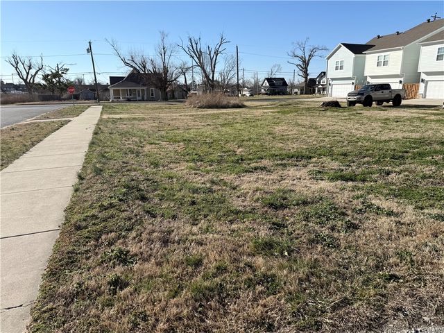 403 6th Street, Rogers, AR 72756