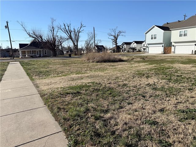 403 6th Street, Rogers, AR 72756