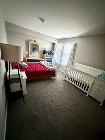 2216 Country Club Drive 25, Woodridge, IL 60517