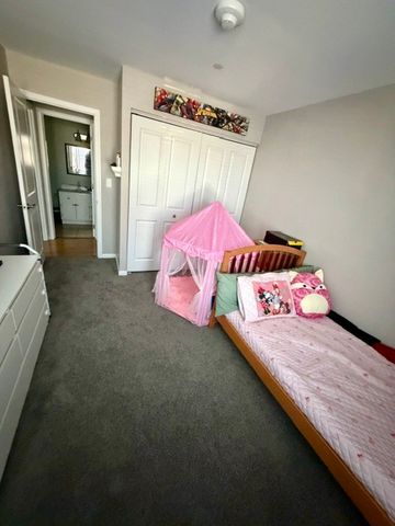 2216 Country Club Drive 25, Woodridge, IL 60517