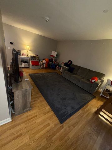 2216 Country Club Drive 25, Woodridge, IL 60517