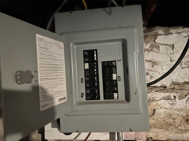 9405 Gentry Avenue, St Louis, MO 63125