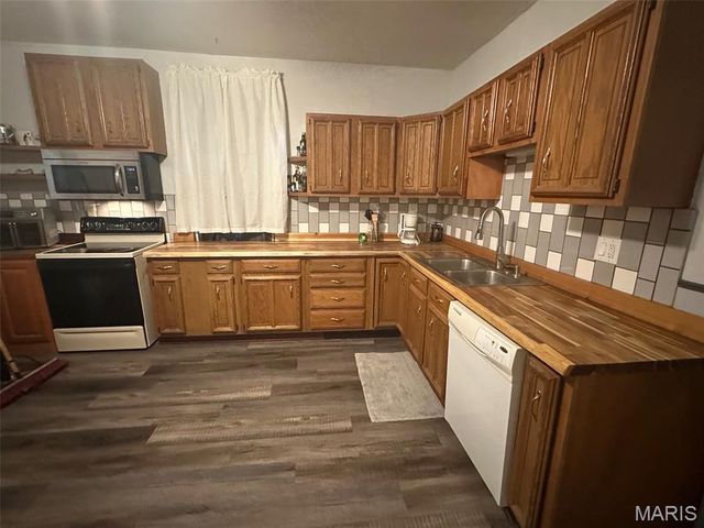 9405 Gentry Avenue, St Louis, MO 63125