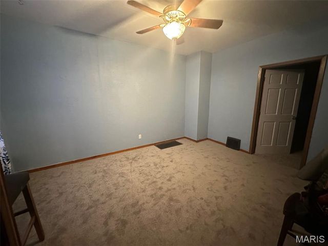 9405 Gentry Avenue, St Louis, MO 63125