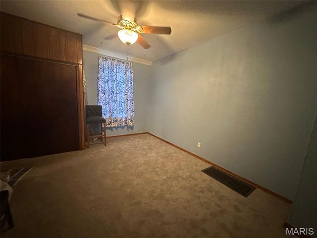 9405 Gentry Avenue, St Louis, MO 63125