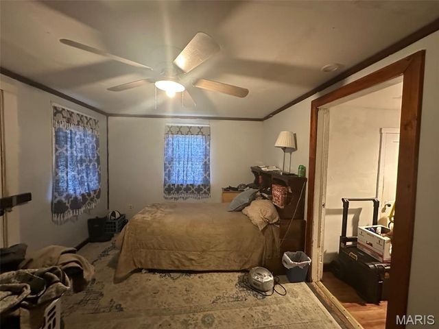 9405 Gentry Avenue, St Louis, MO 63125