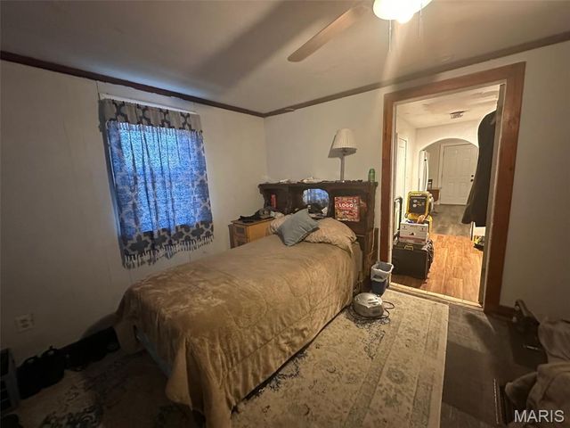 9405 Gentry Avenue, St Louis, MO 63125