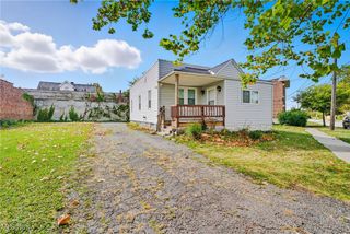 16100 Saranac Road, Cleveland, OH 44110