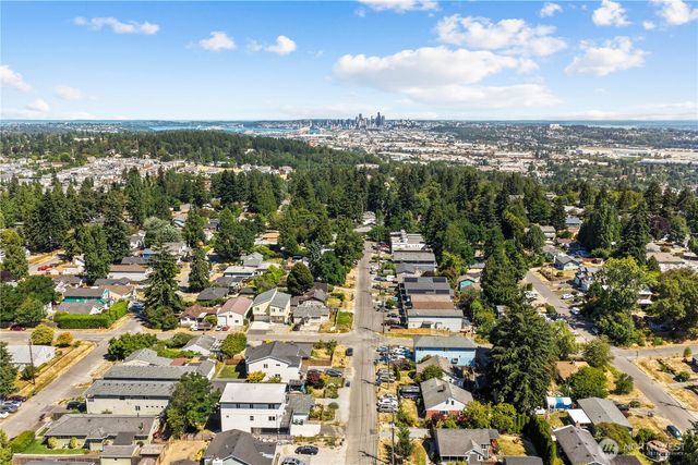 10611 2nd Place SW, Seattle, WA 98146