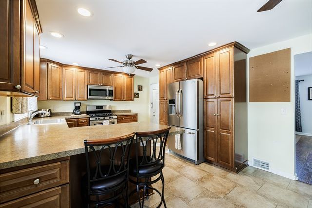 3695 Lyell Road, Gates, NY 14606