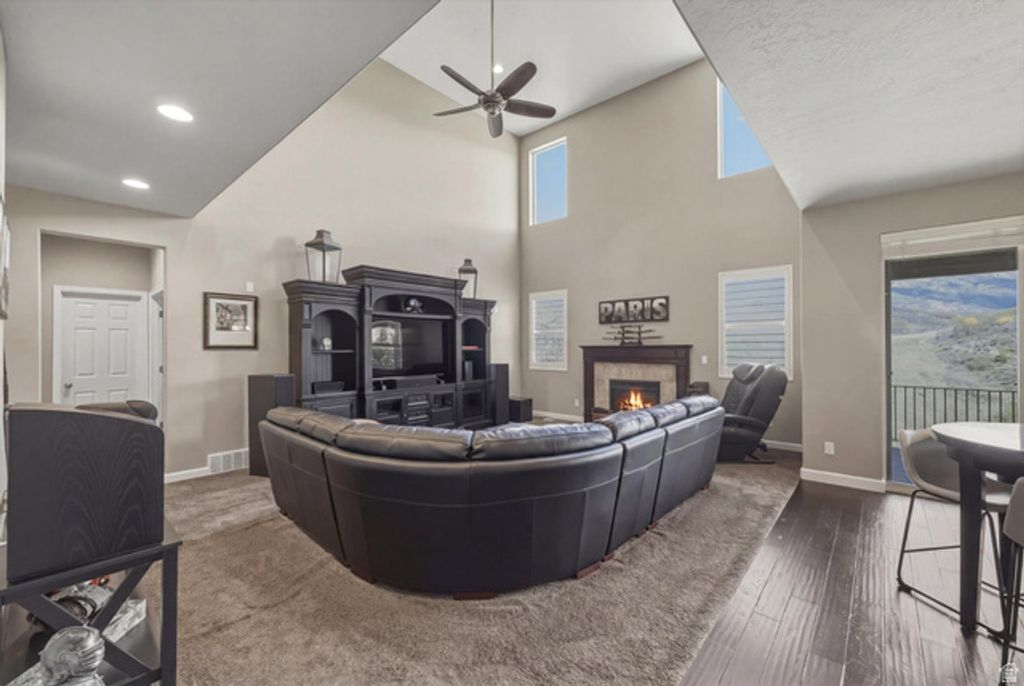 Image 16 of property listing at 2087 E AUTUMN FIELDS LN, Draper, UT 84020
