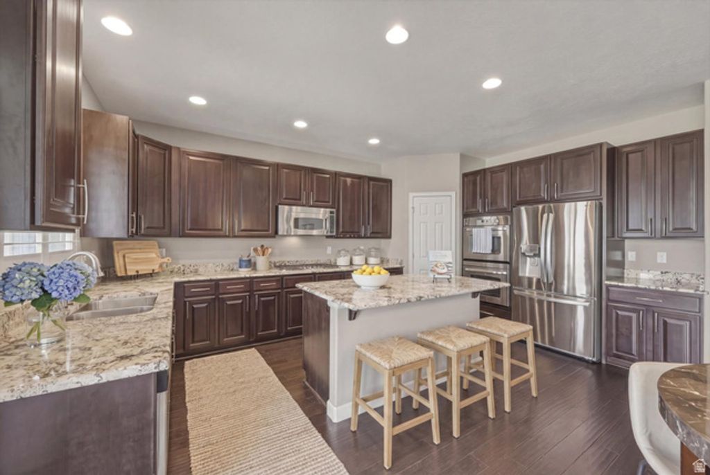 Image 22 of property listing at 2087 E AUTUMN FIELDS LN, Draper, UT 84020