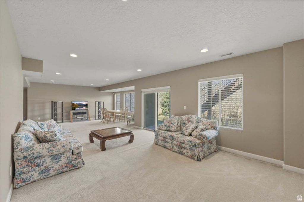 Image 38 of property listing at 2087 E AUTUMN FIELDS LN, Draper, UT 84020